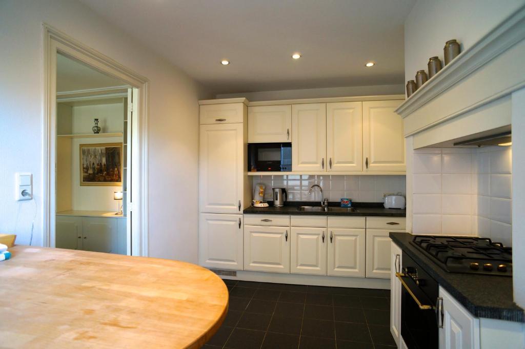 Stayci Serviced Apartments Noordeinde Χάγη Δωμάτιο φωτογραφία